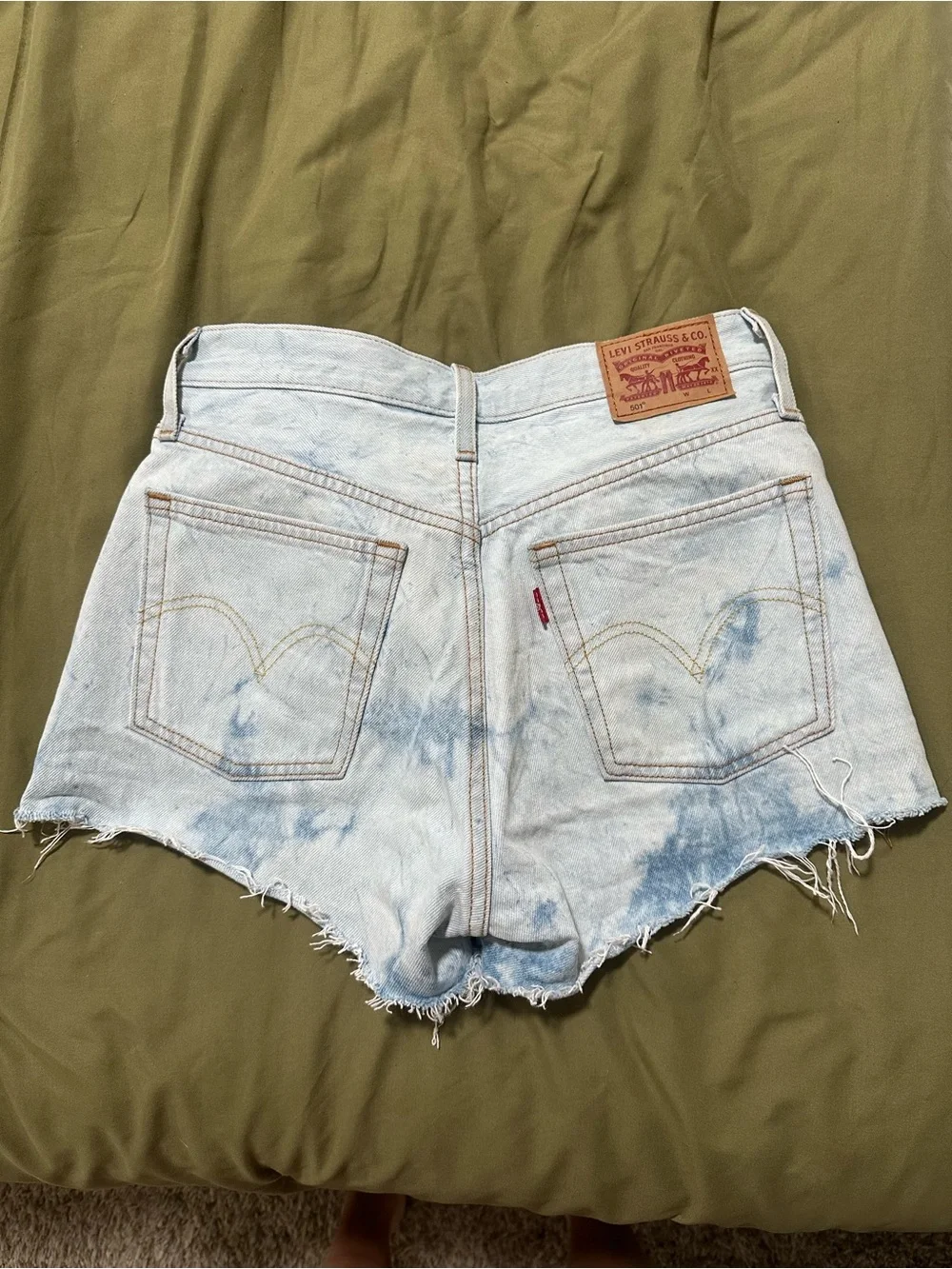Levi’s 501 Original Fit High Rise Women’s Shorts - Picture 5 of 9